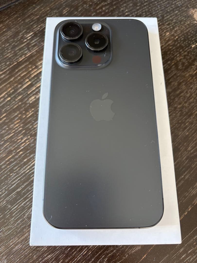 Apple iPhone 15 Pro 256GB ブラックチタニウム