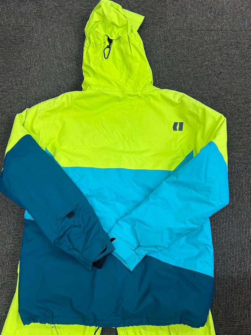 ARMADA スキーウェア