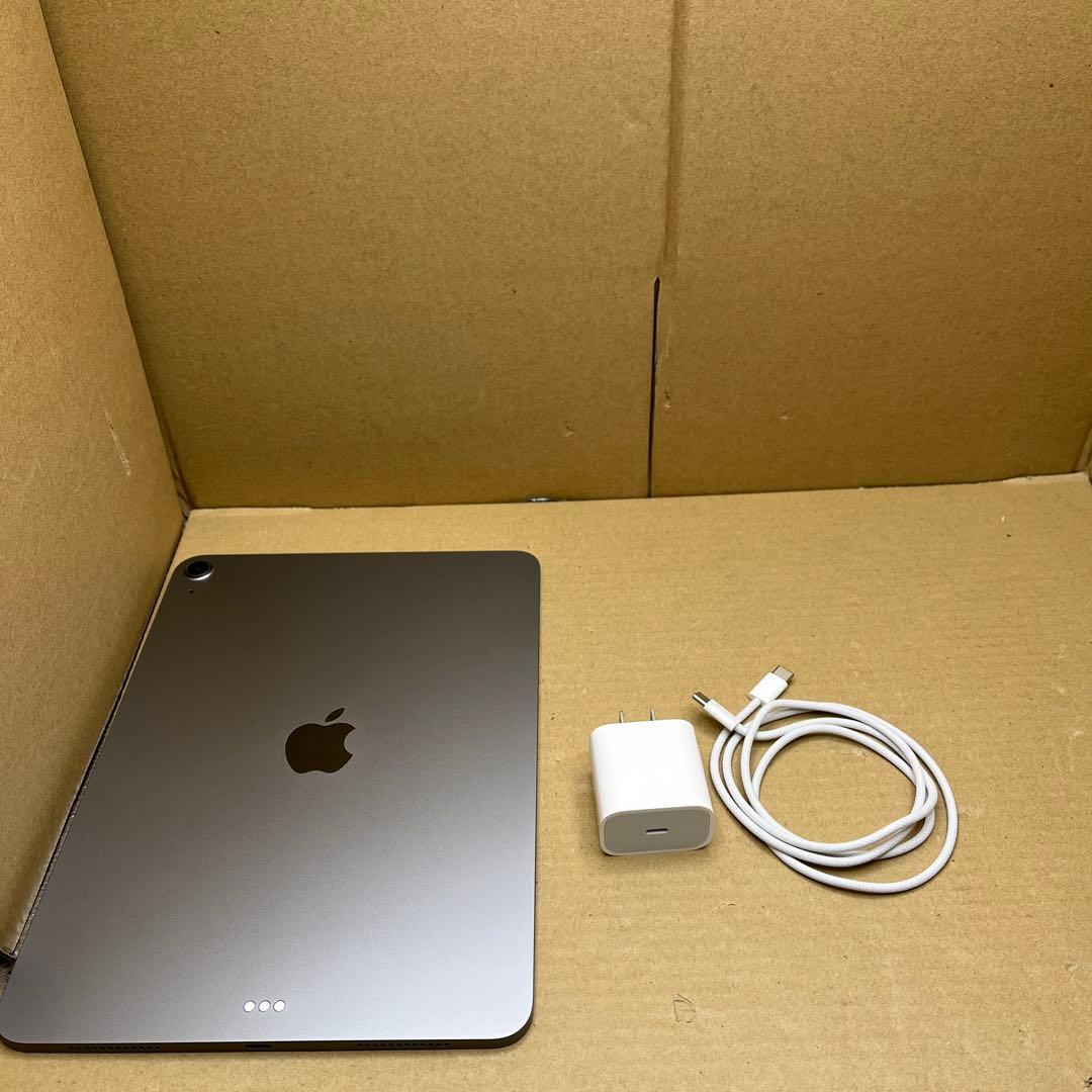 イッサ　iPad Air (M3) 11インチ WIFI スペースグレイ