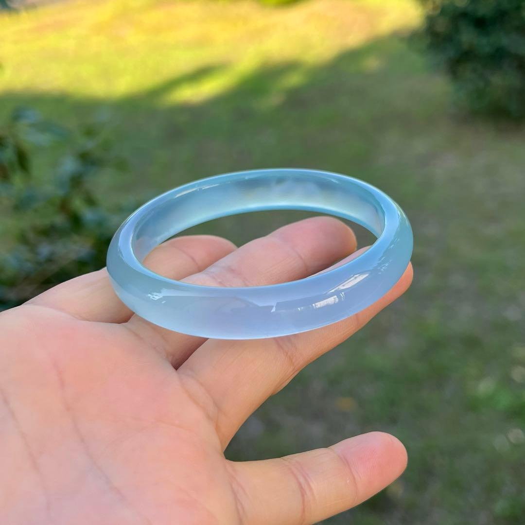 天然ミャンマー産Aランク翡翠スカイブルー模様がきらめくバンクルAB1079