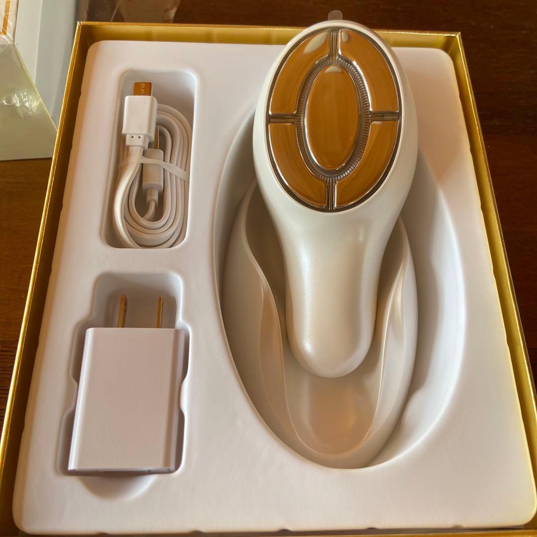 IKKOプロデュース　La boum 量子パルス美容器