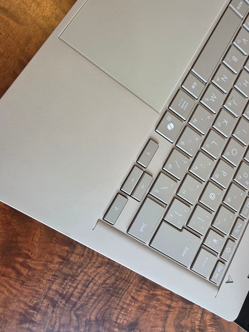 ASUS Zenbook HDMI端子付きノートPC ほぼ新品　25万円→格安！