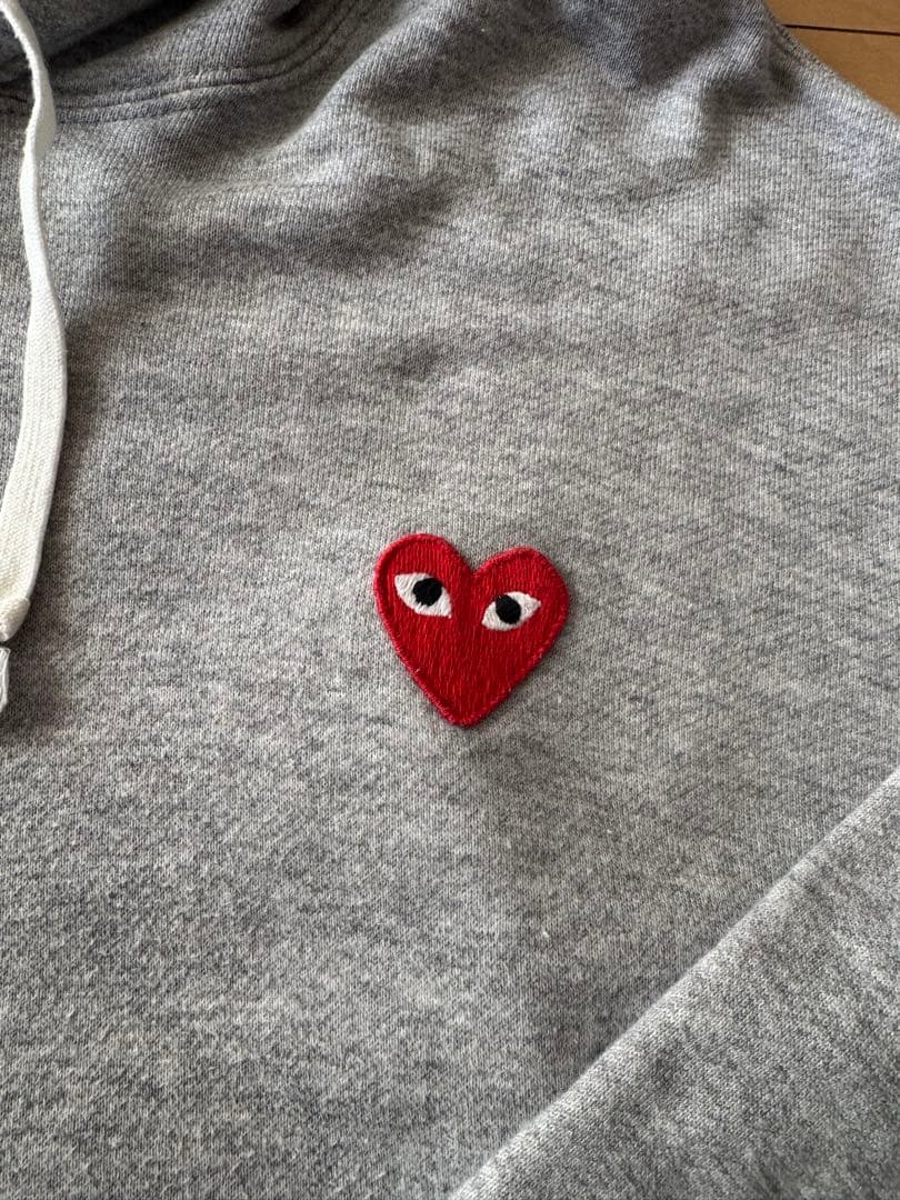 COMME des GARCONS ハートワッペンロゴパーカー 入手困難