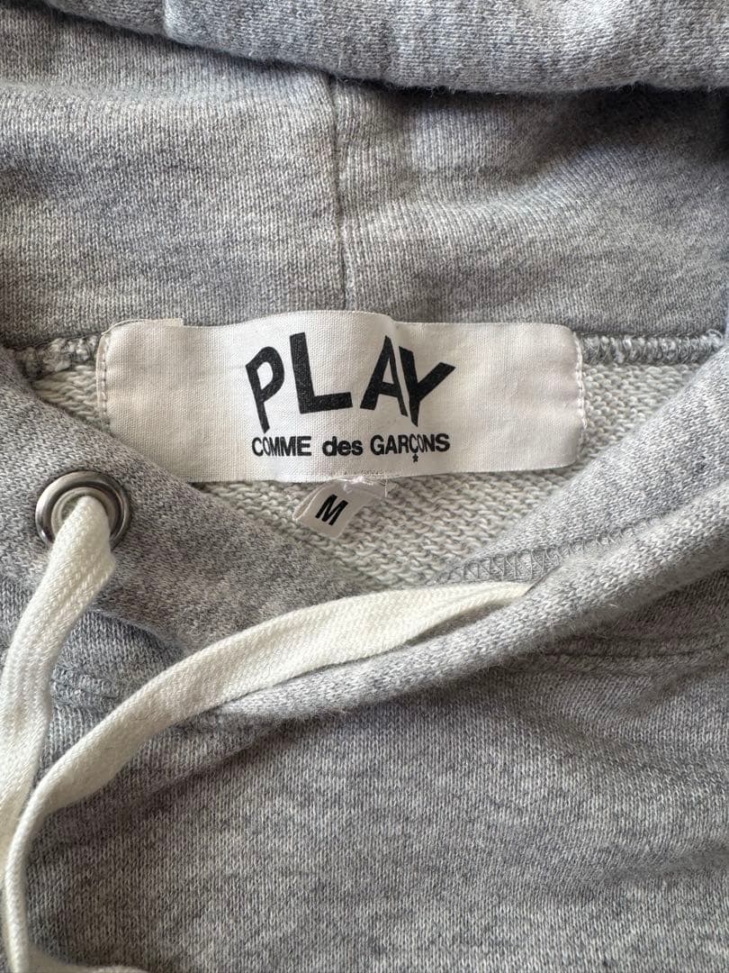 COMME des GARCONS ハートワッペンロゴパーカー 入手困難