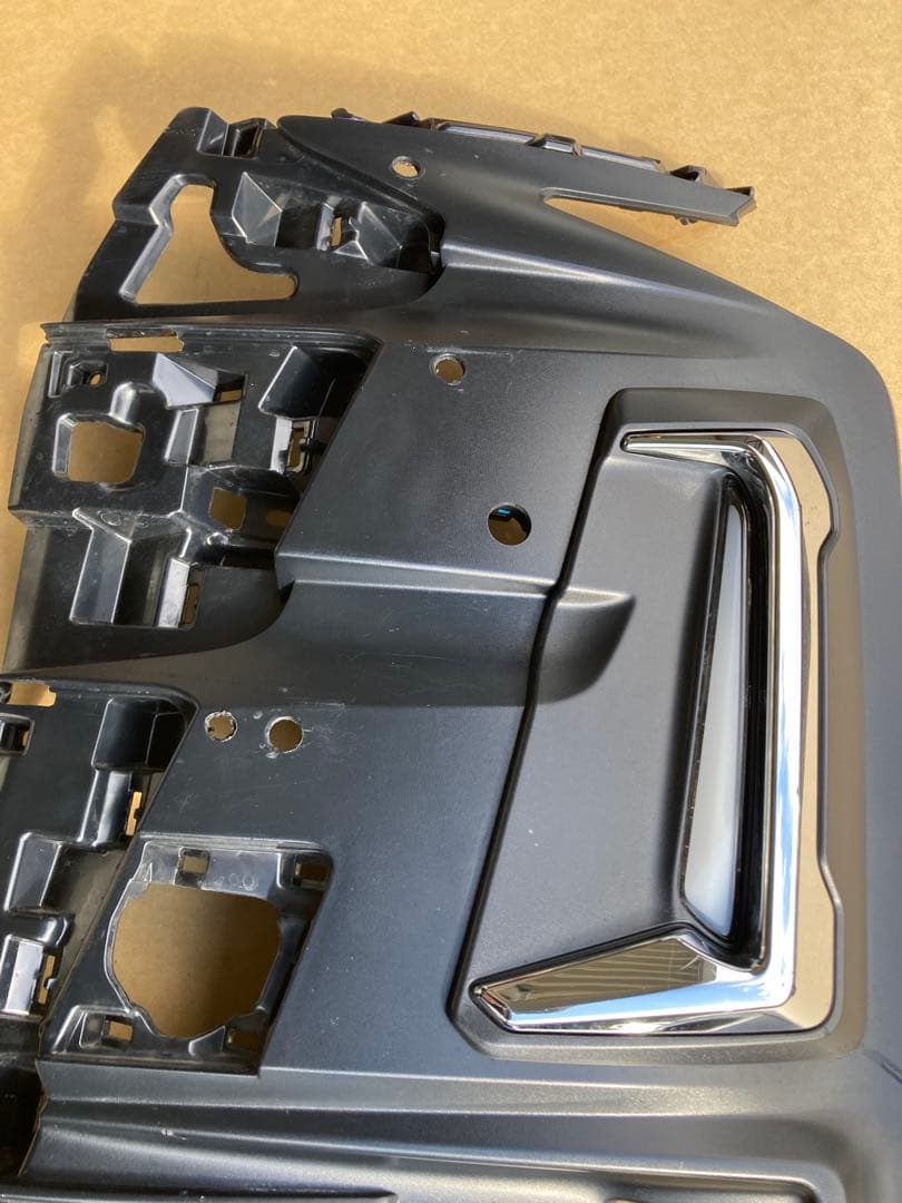 トヨタ90系ノア用　左フォグカバー、モデリスタ