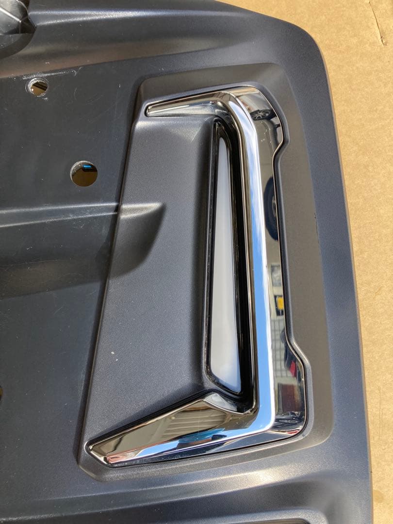 トヨタ90系ノア用　左フォグカバー、モデリスタ