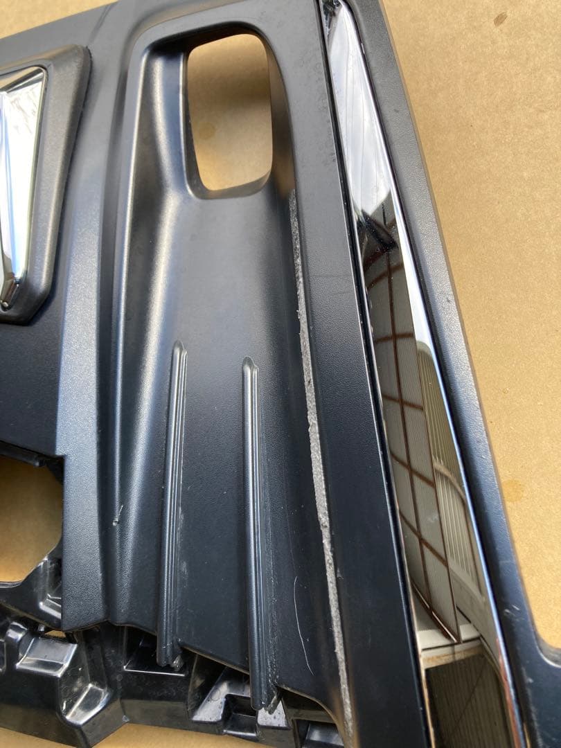 トヨタ90系ノア用　左フォグカバー、モデリスタ