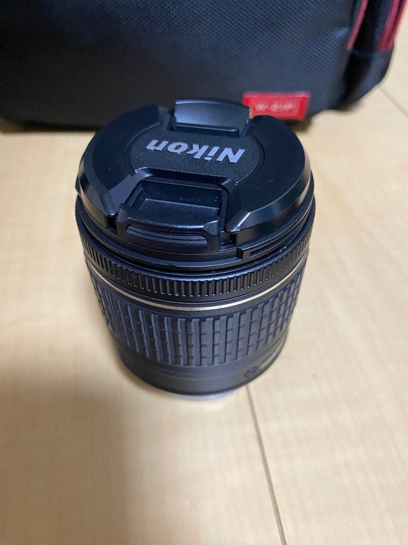 Nikon デジタル一眼レフダブルズームカメラセット　単焦点レンズつき