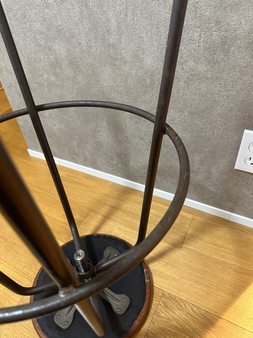 TRUCK FURNITURE レザースツール 本革 アイアン　最終値下げです