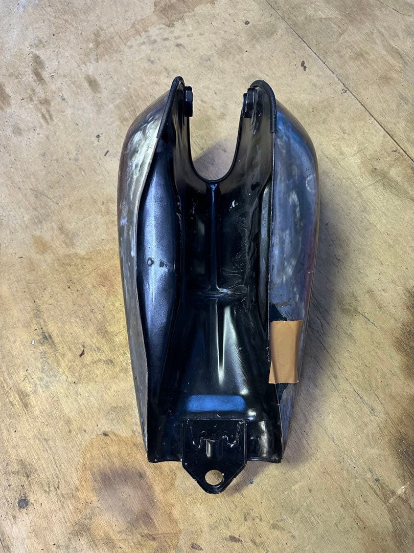 海*主様 sr400 タンク キャップ付き　鍵なし