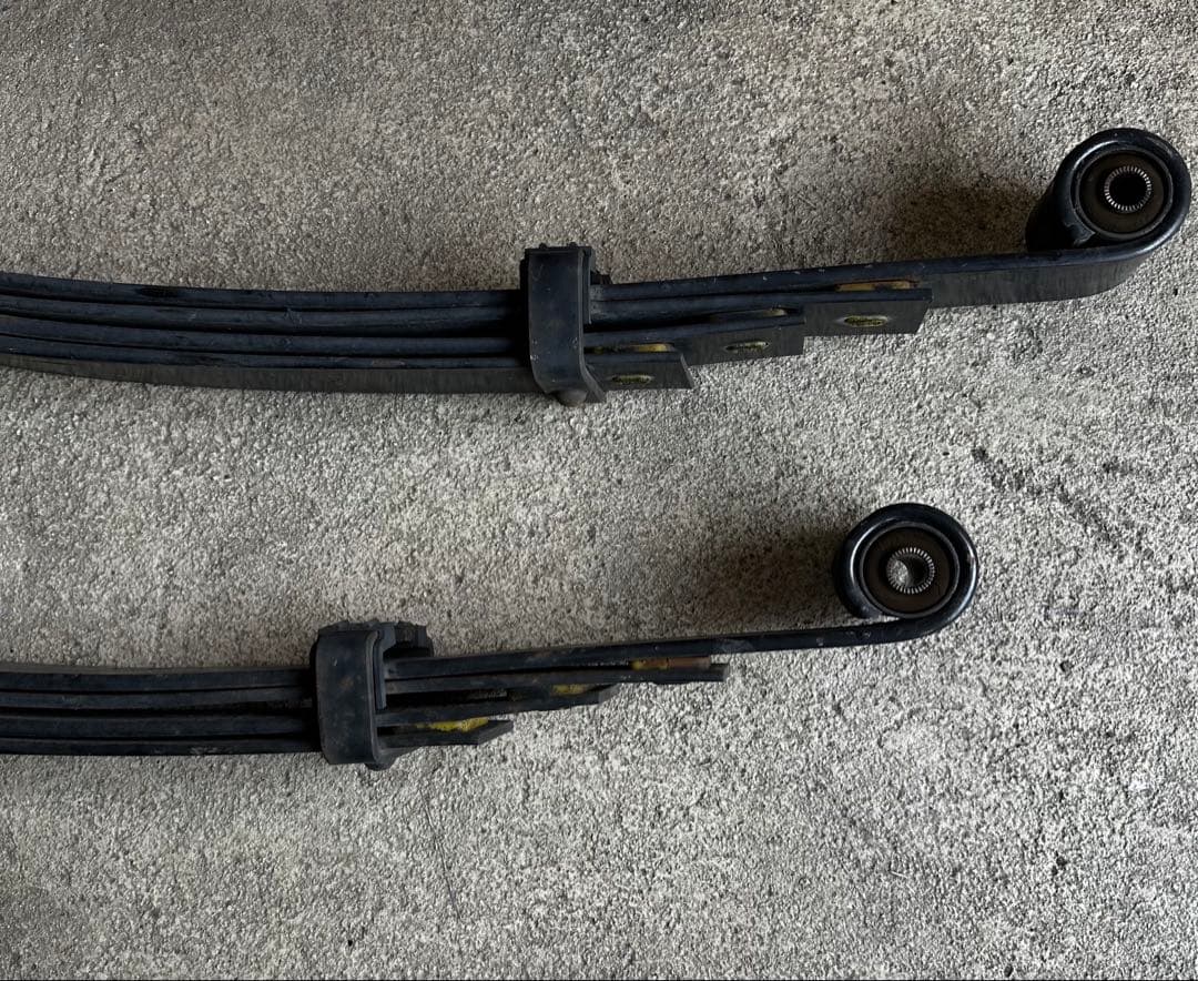 200系　ハイエース　純正ワゴンリーフスプリング　4枚リーフ　２本セット