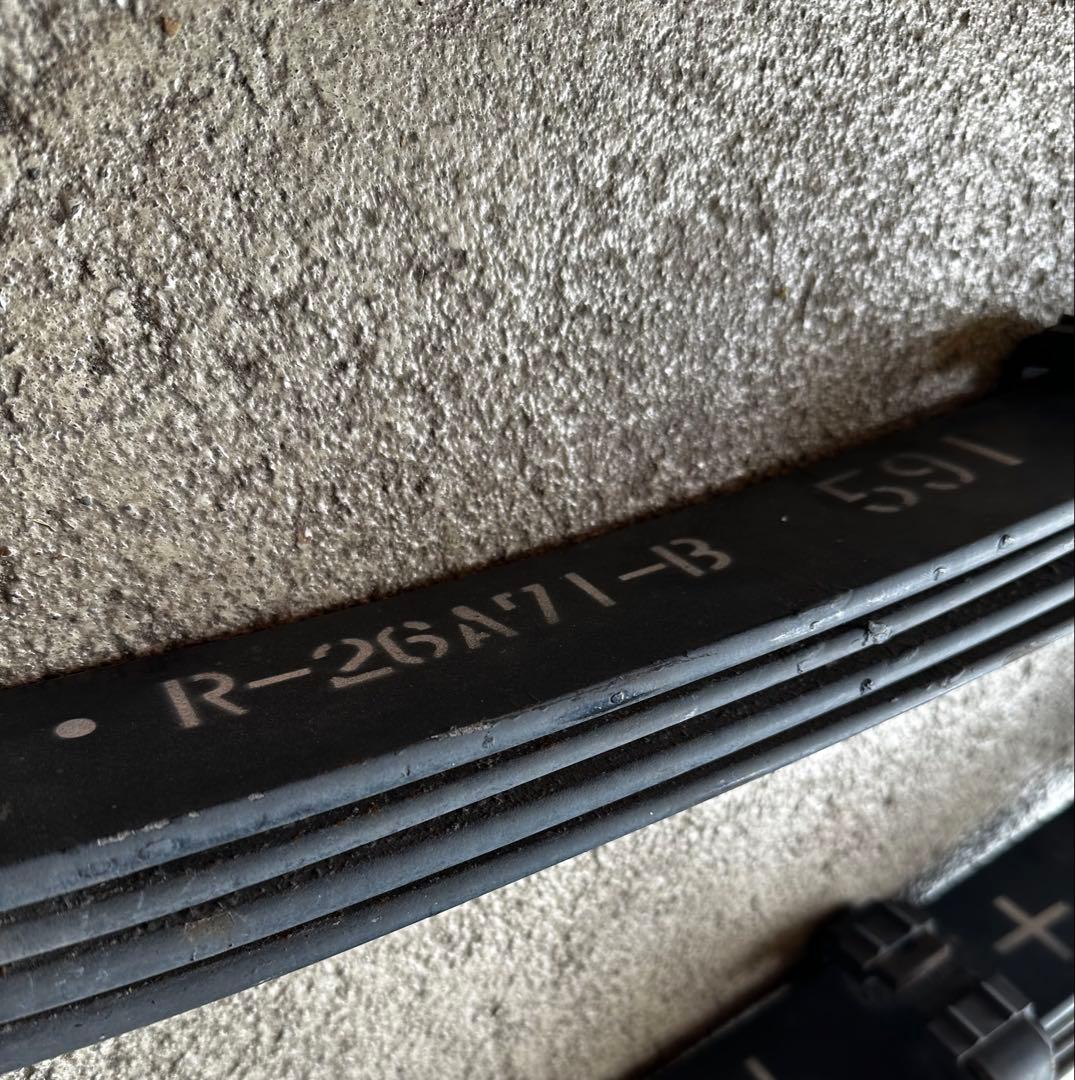 200系　ハイエース　純正ワゴンリーフスプリング　4枚リーフ　２本セット