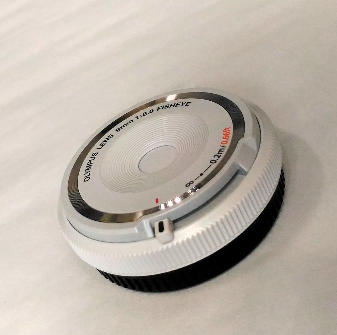 オリンパス ボディーキャップレンズ 9mm F8 フィッシュアイ ホワイト