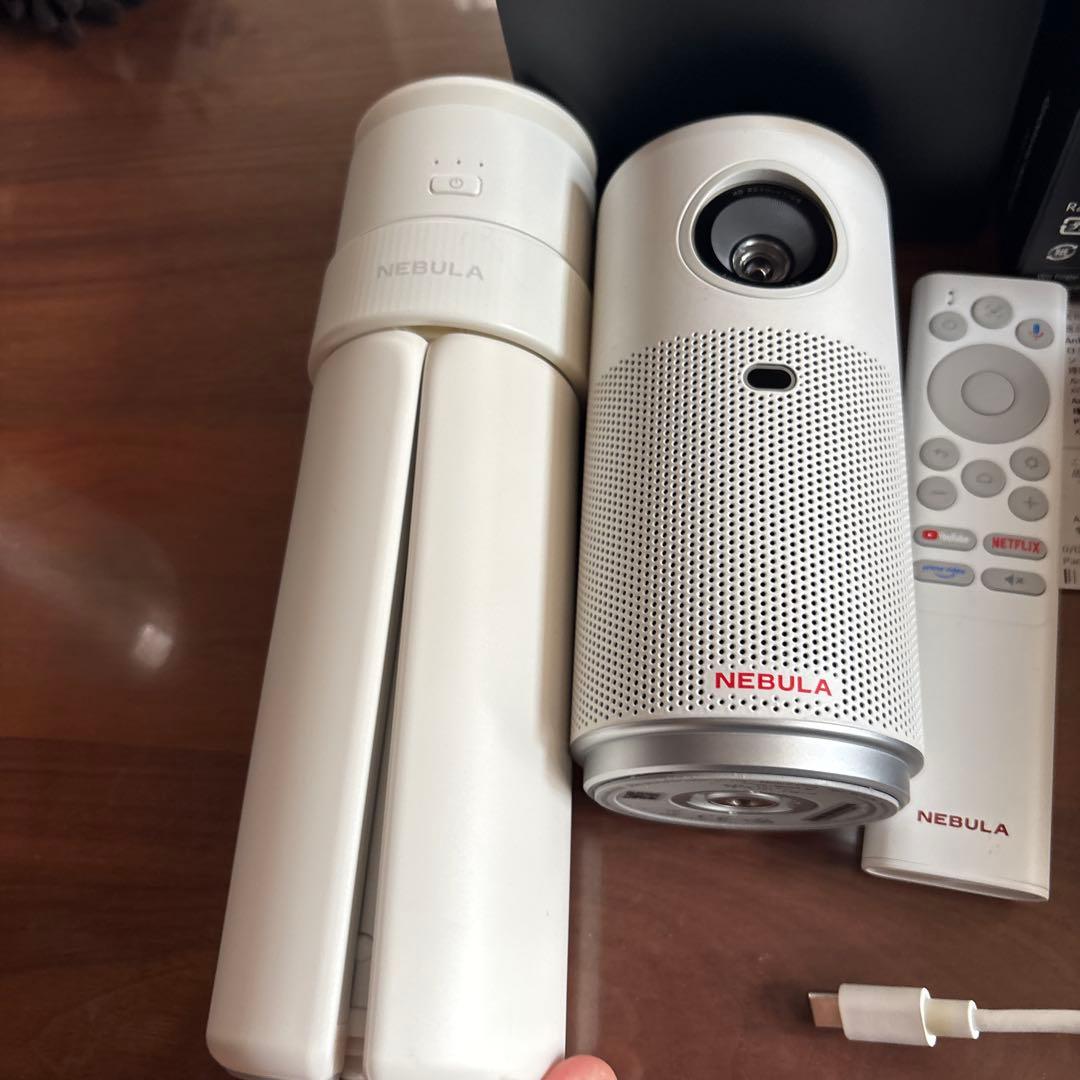 年*ル様 新品同様NEBULACapsuleAirホワイト公式プロジェクタースタ