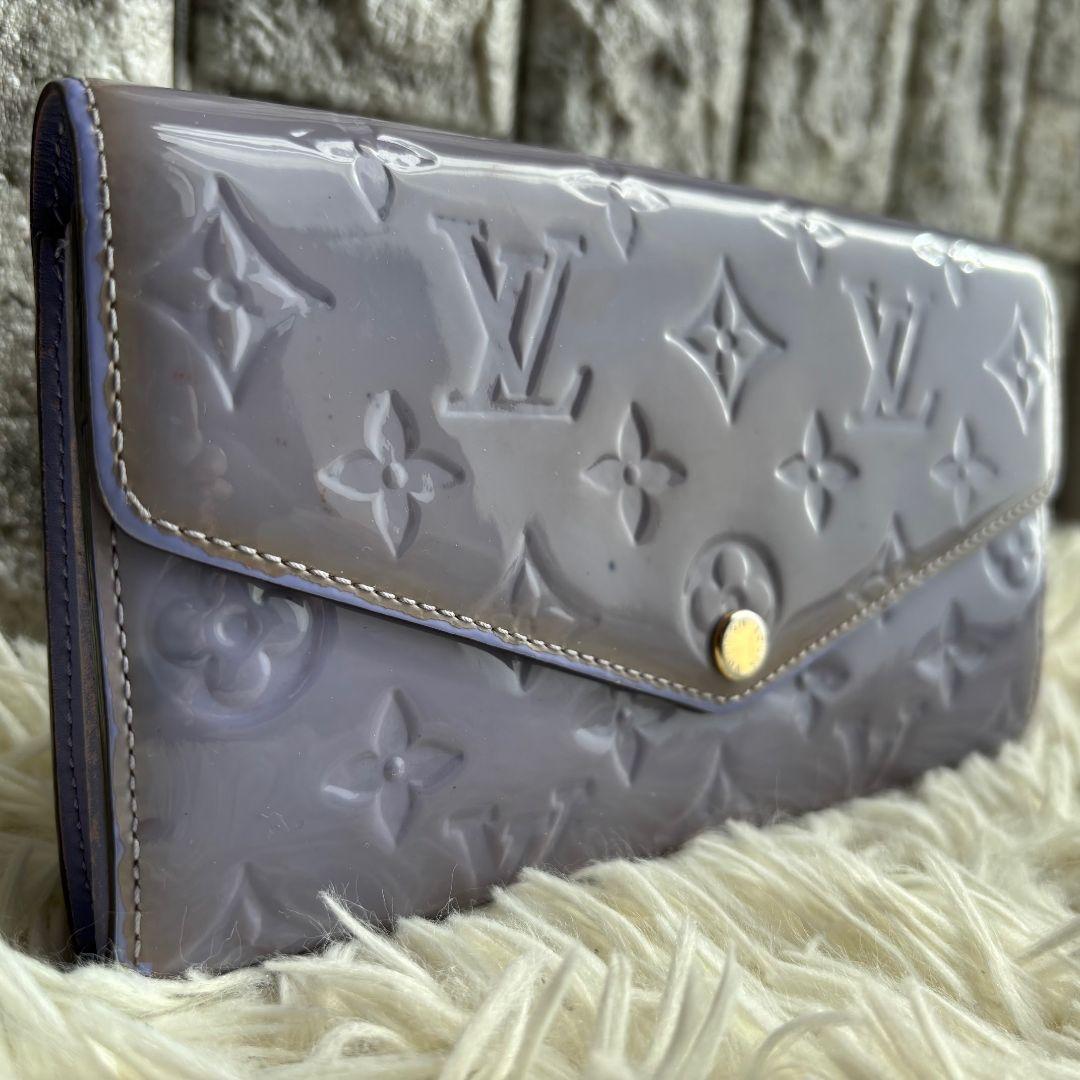 【新型 良品】ルイヴィトン　ヴェルニ　ポルトフォイユ サラ　長財布　パープル系