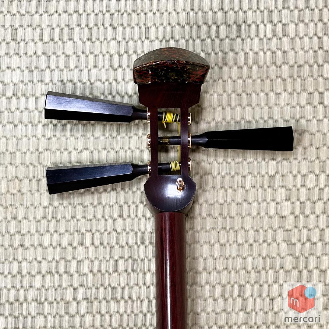 新品 津軽三味線 本体 紅木 太棹 展示品 新品軽量ケース付 新津01