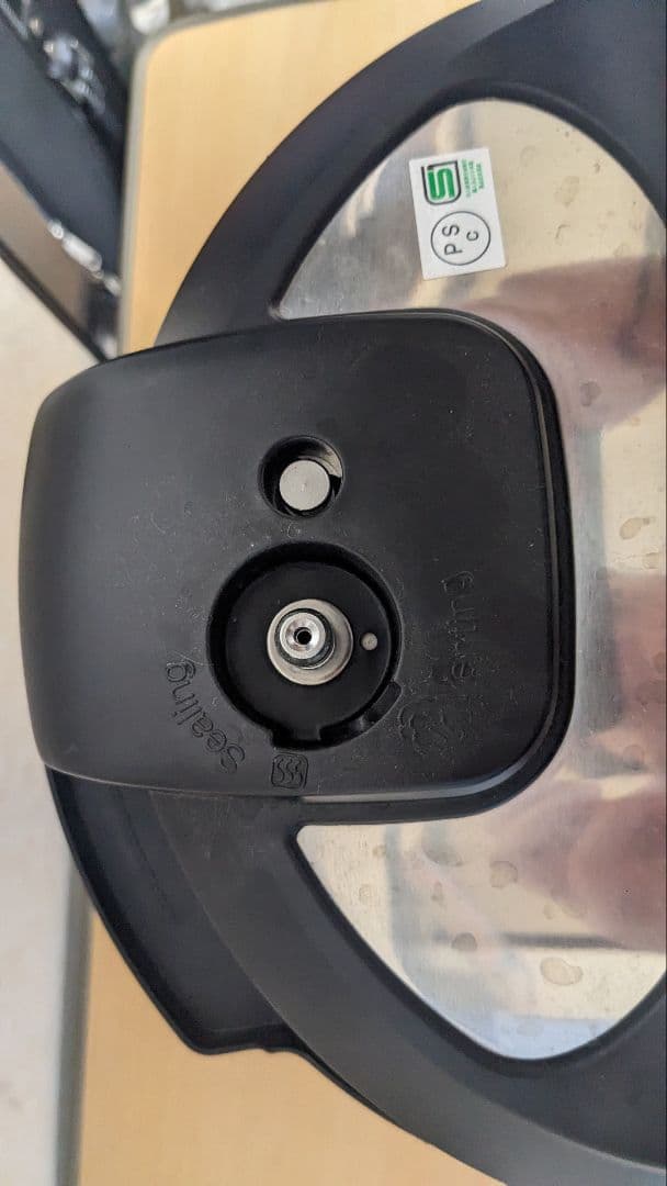 Instant Pot 9 in 1 プログラム機能付きマルチ電気圧力鍋