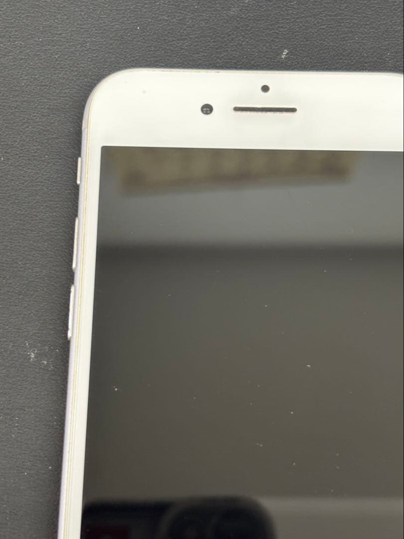 iPhone8 64GB Apple SIMロック解除済 SIMフリー シルバー