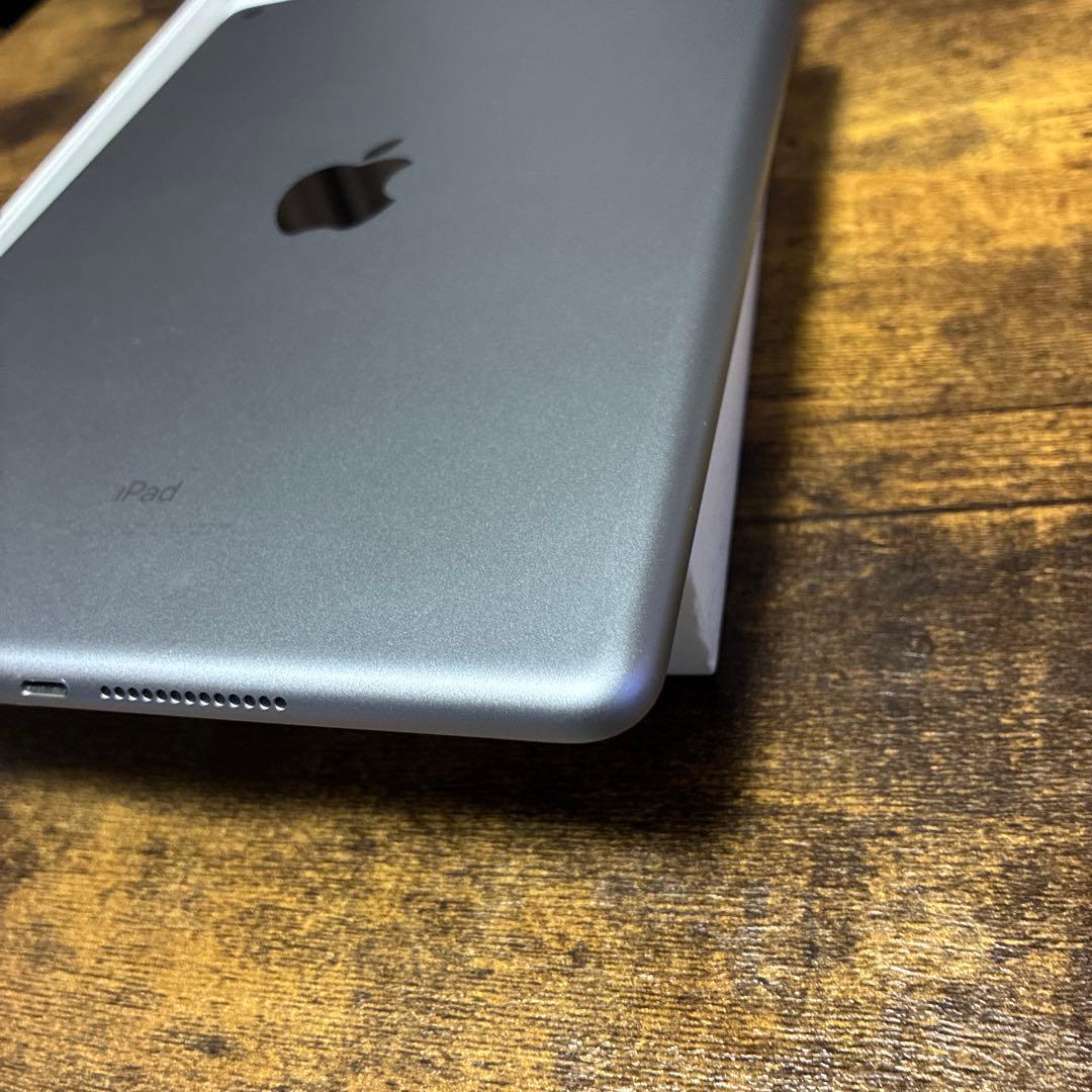 iPad 第5世代 Wi-Fiモデル 32GB スペースグレー 動画視聴に