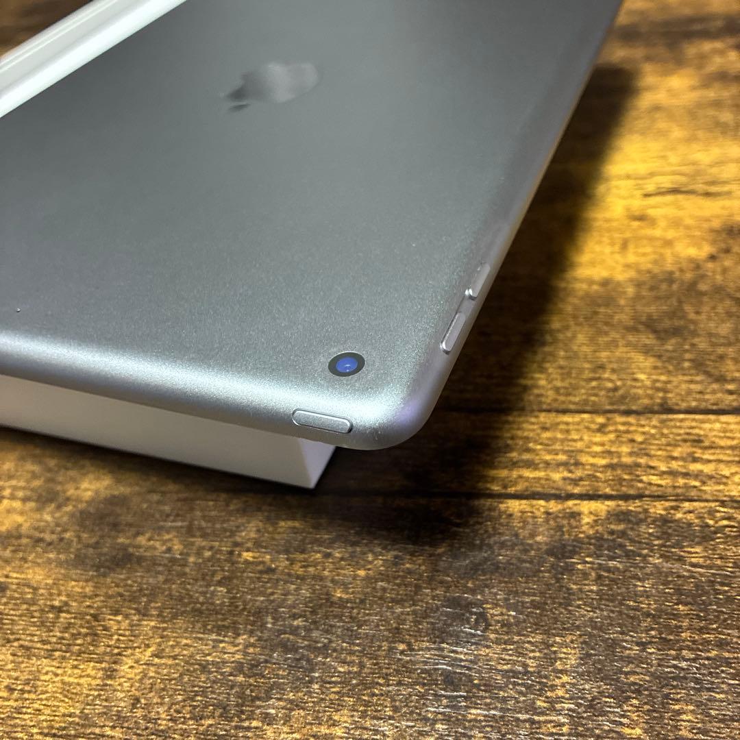 iPad 第5世代 Wi-Fiモデル 32GB スペースグレー 動画視聴に
