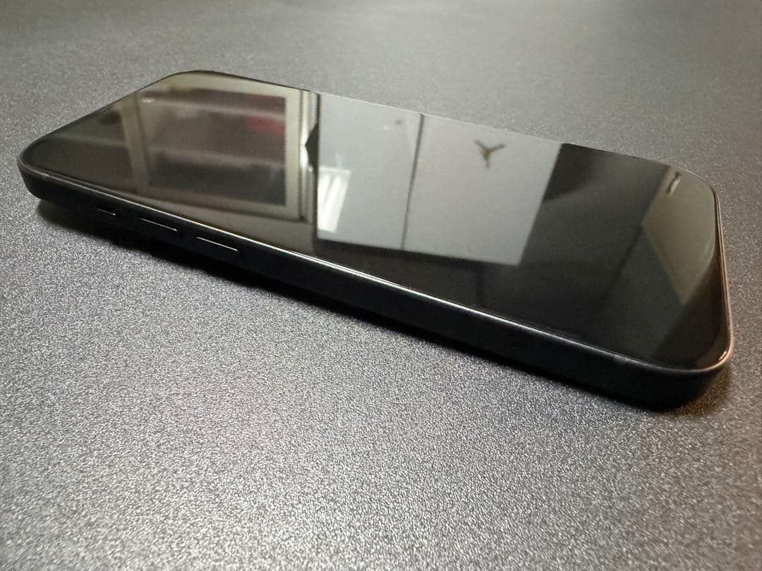 Apple iPhone 15 256GB ブラック　本体　超美品　保証付