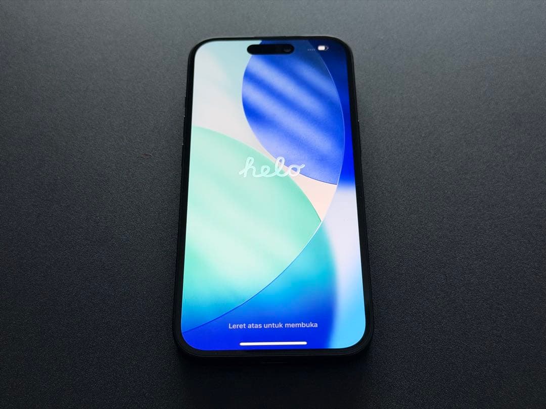 Apple iPhone 15 256GB ブラック　本体　超美品　保証付