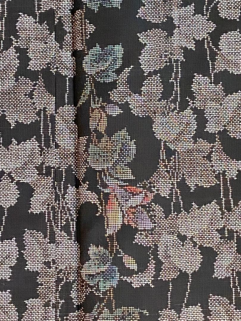 美品☆黒色　泥染本場大島紬　花唐草　蔦模様　着物（袷）