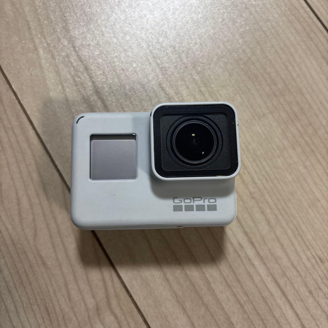 GoPro 7 カメラ 本体+ハンドグリップ+スリーブ+ランヤード