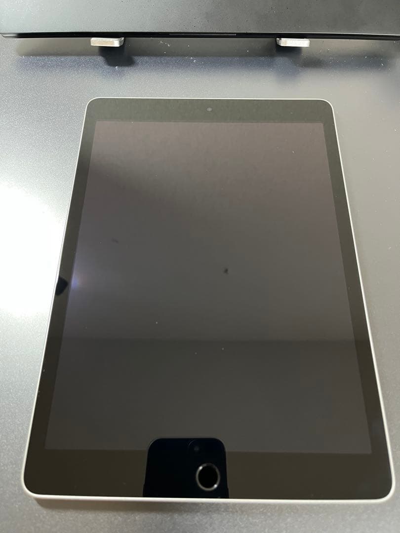 Apple iPad 第9世代　シルバー 64GB Wi-Fi