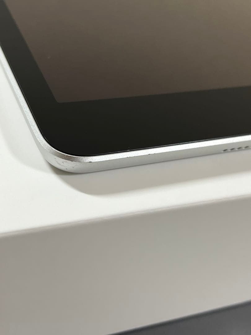 Apple iPad 第9世代　シルバー 64GB Wi-Fi