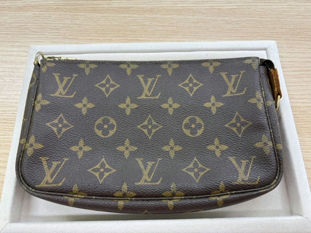 LOUIS VUITTON モノグラム アクセソワール