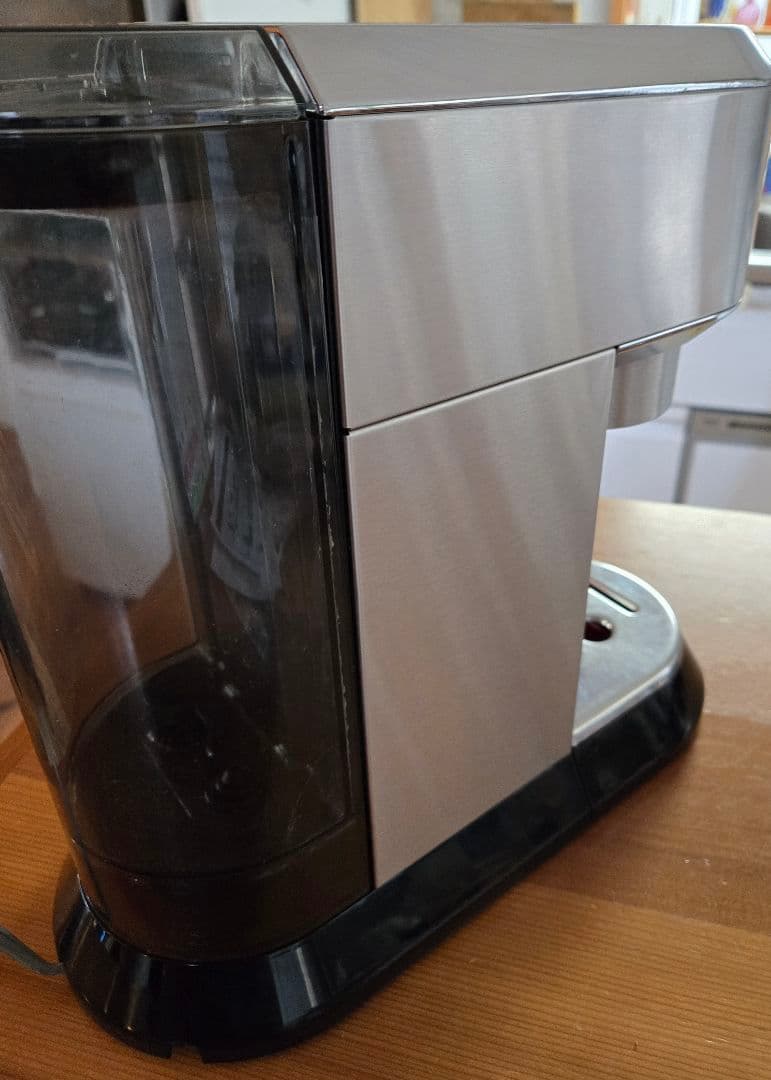 DeLonghi エスプレッソマシン　デディカEC680M