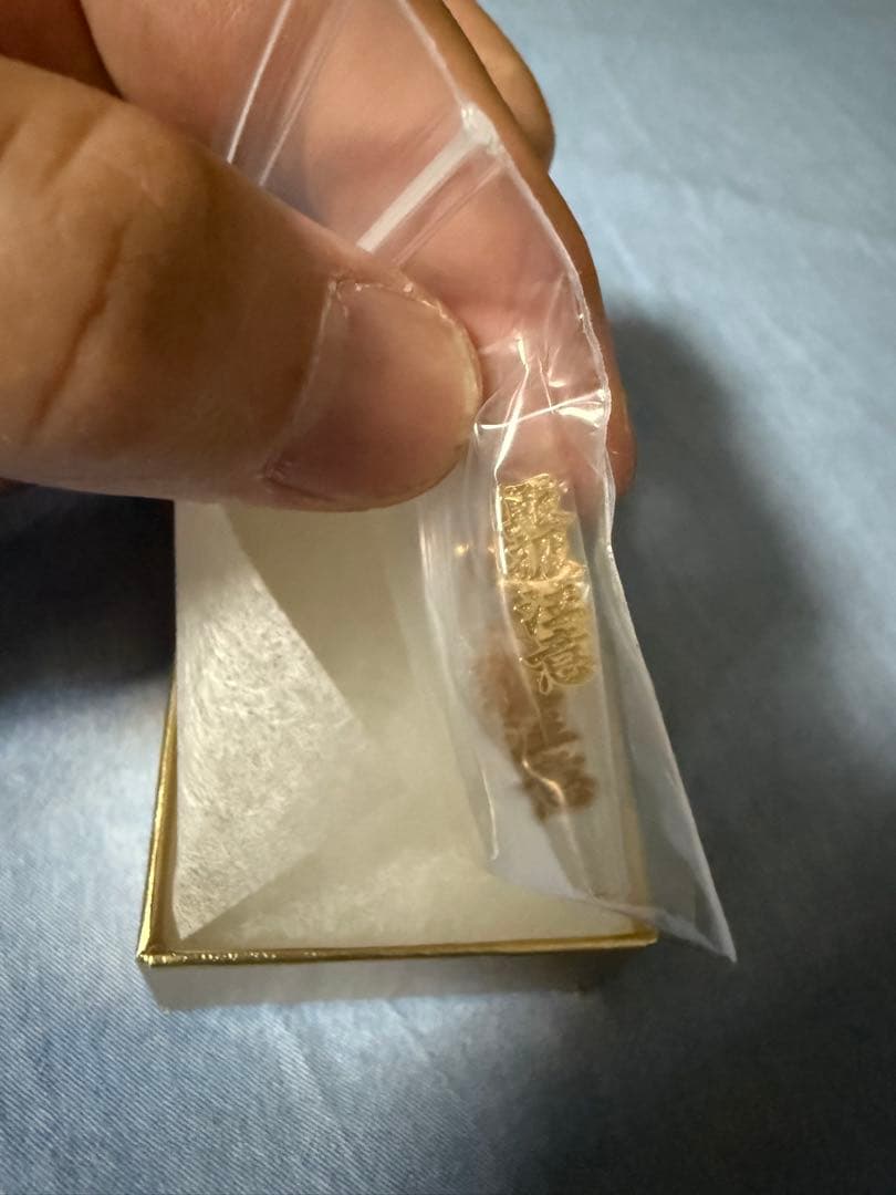 THE BLACK EYE PATCH ゴールドピアス