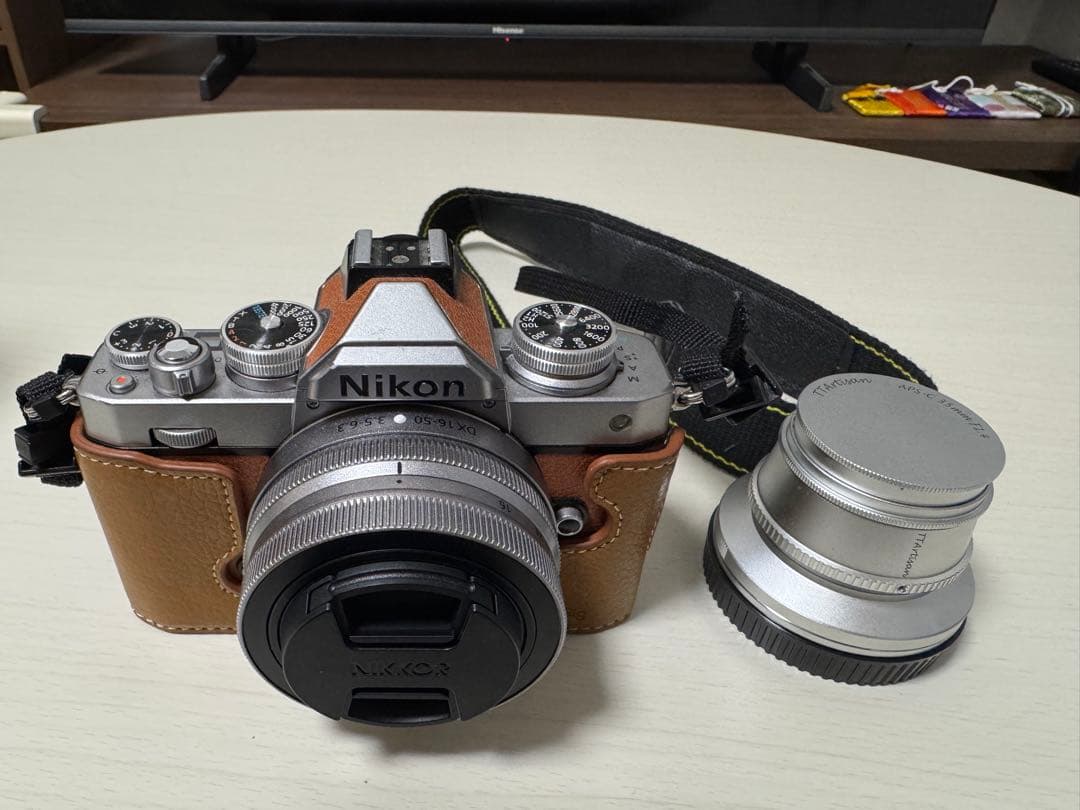 ニコンZfcアンバーブラウン