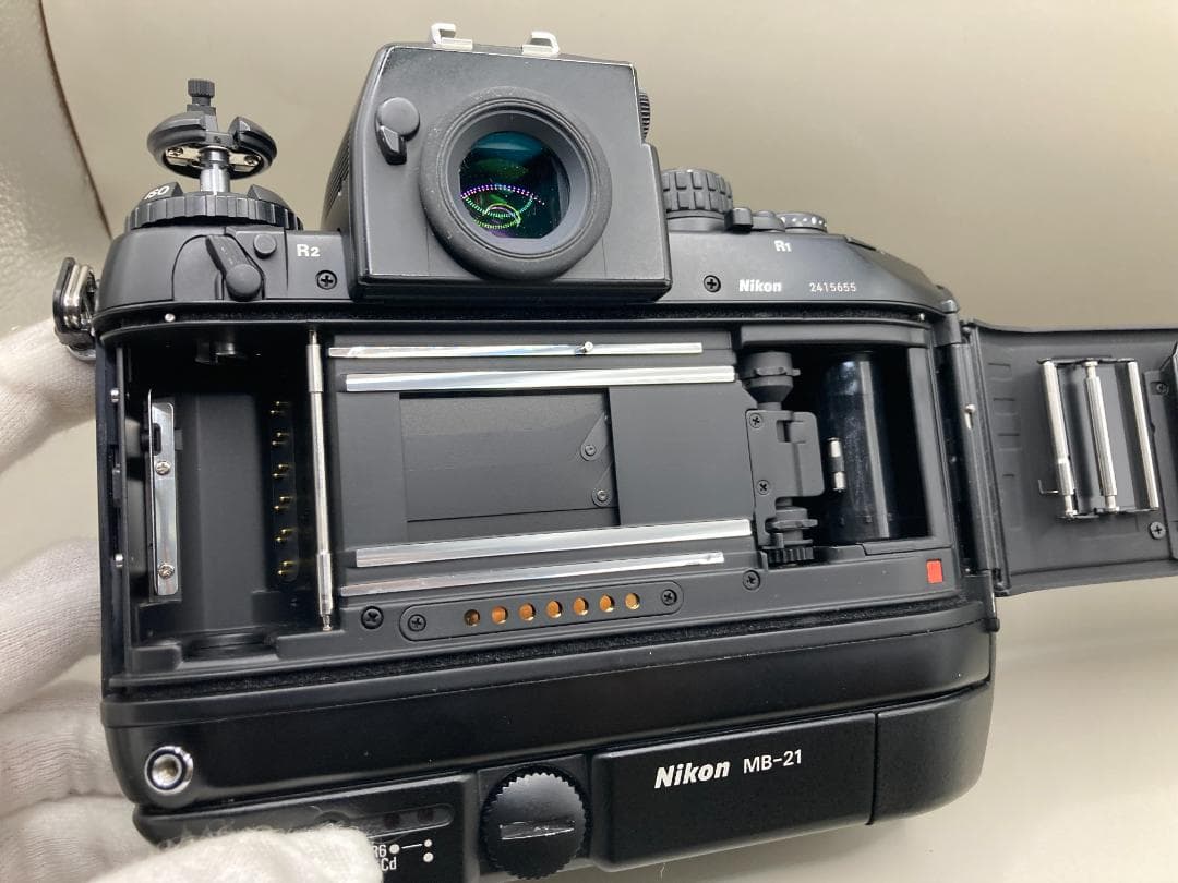 Nikon F4S + MF-22 データバック + SB-22 スピードライト