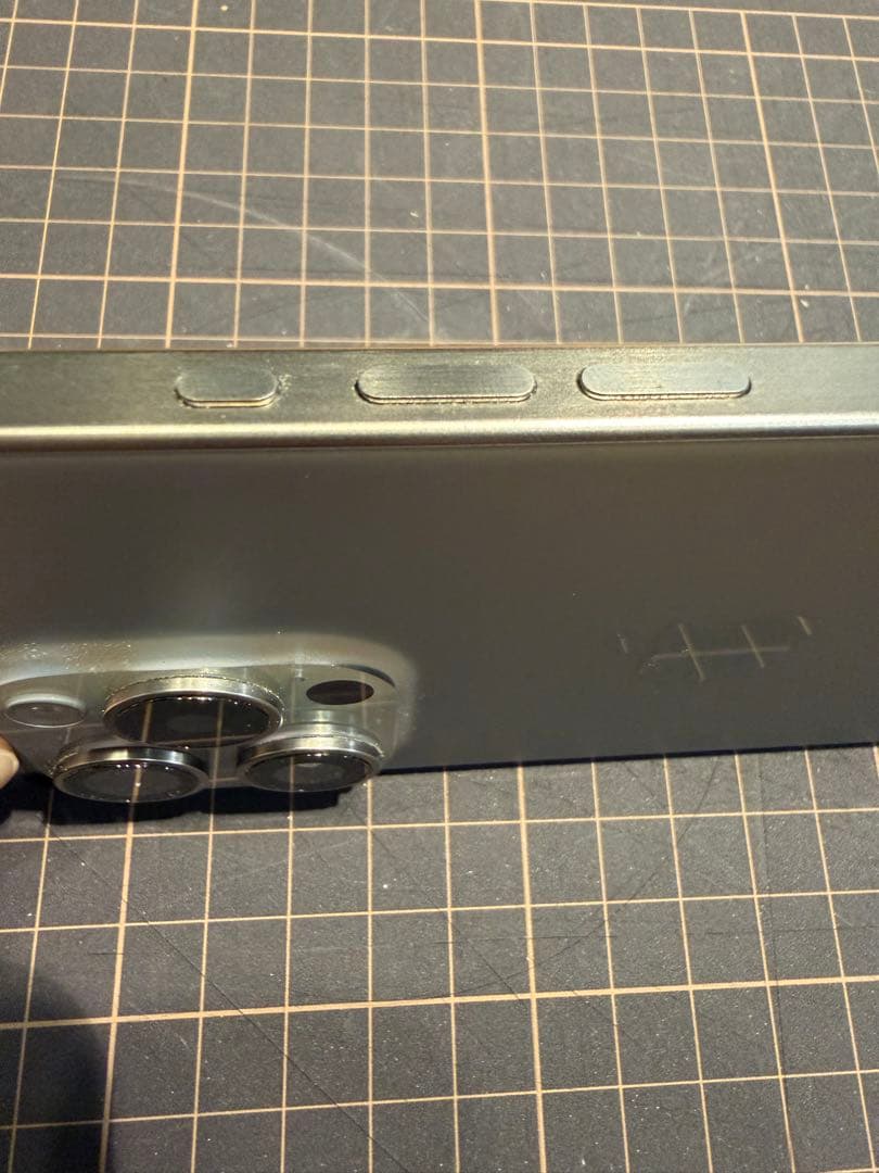 256GB Apple iPhone 15 Pro シルバー 本体