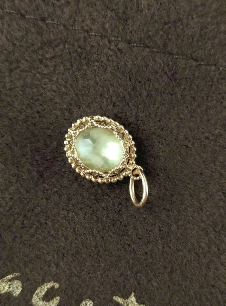 【新品】アガット K10 チャーム レモンクォーツ シェル 白蝶貝 クォーツ