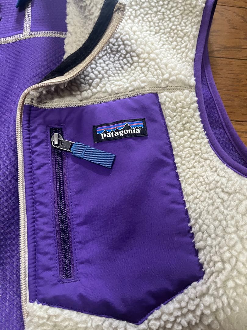 patagonia フリースベスト ホワイト/パープル　biglush