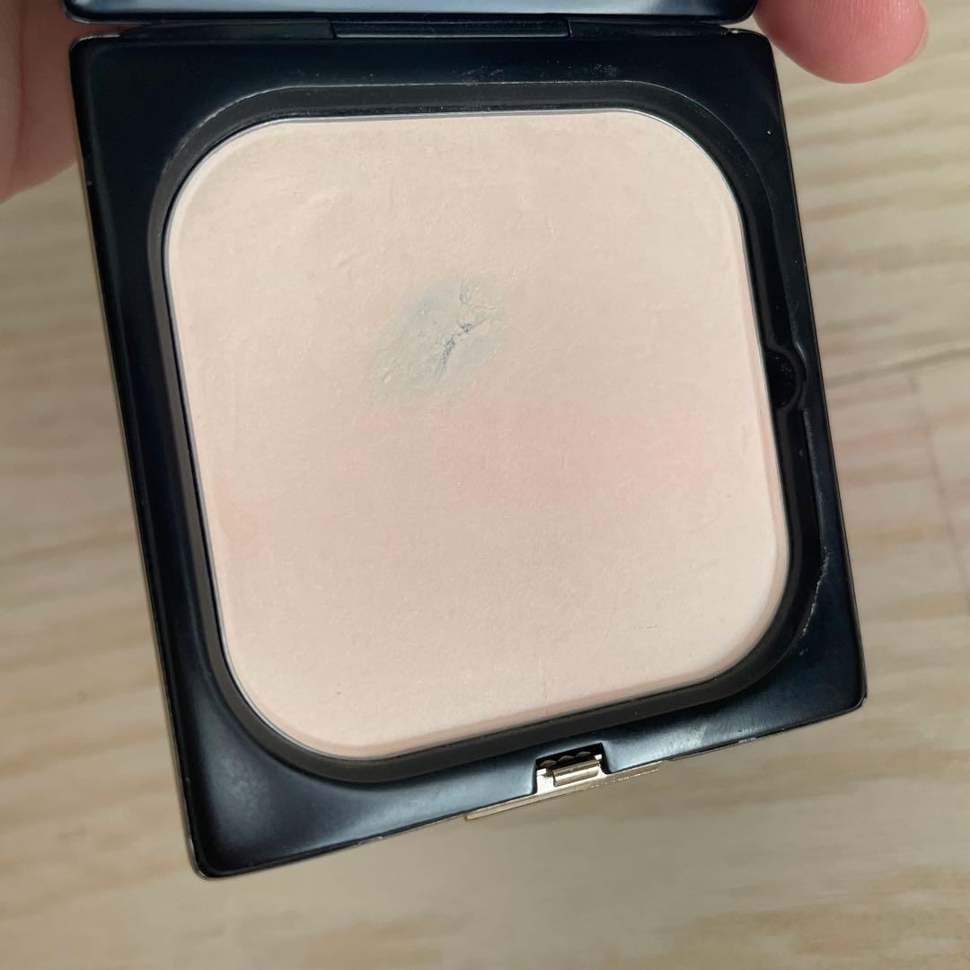 プードルコンパクトエサンシエルｎ　エレガントスリム　パフ2つ付き