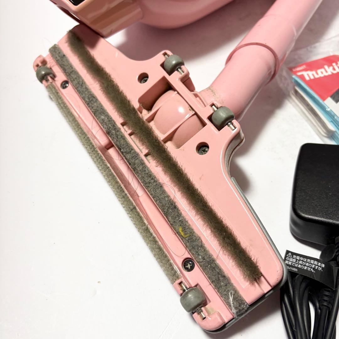 マキタ 充電式クリーナ CL115FD 未使用紙パック30個付き コードレス