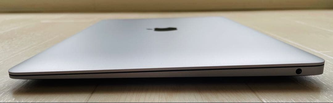 Apple MacBook Air M1 13.3インチ スペースグレイ