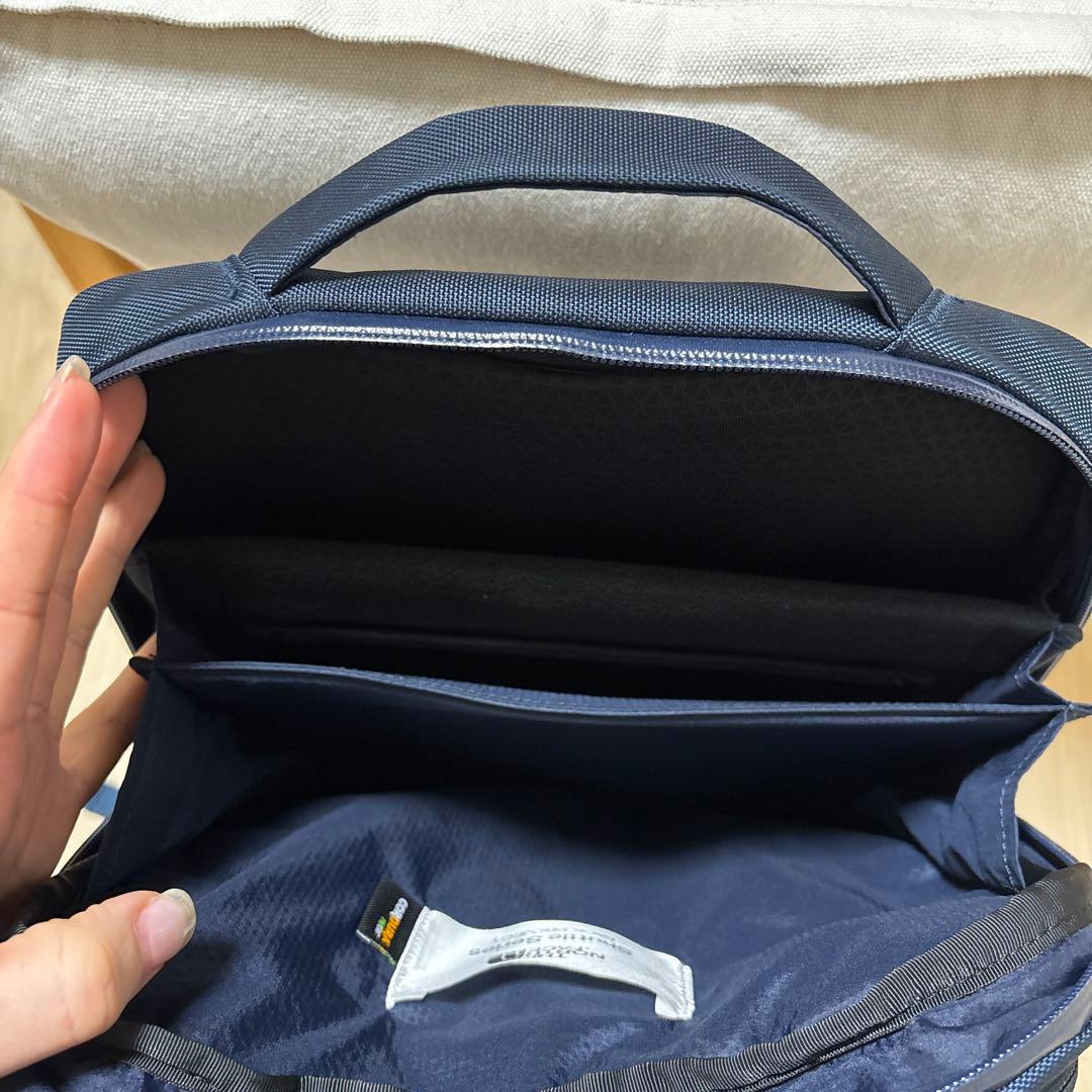 バッグ THE NORTH FACE Shuttle Daypack Slim15.5L