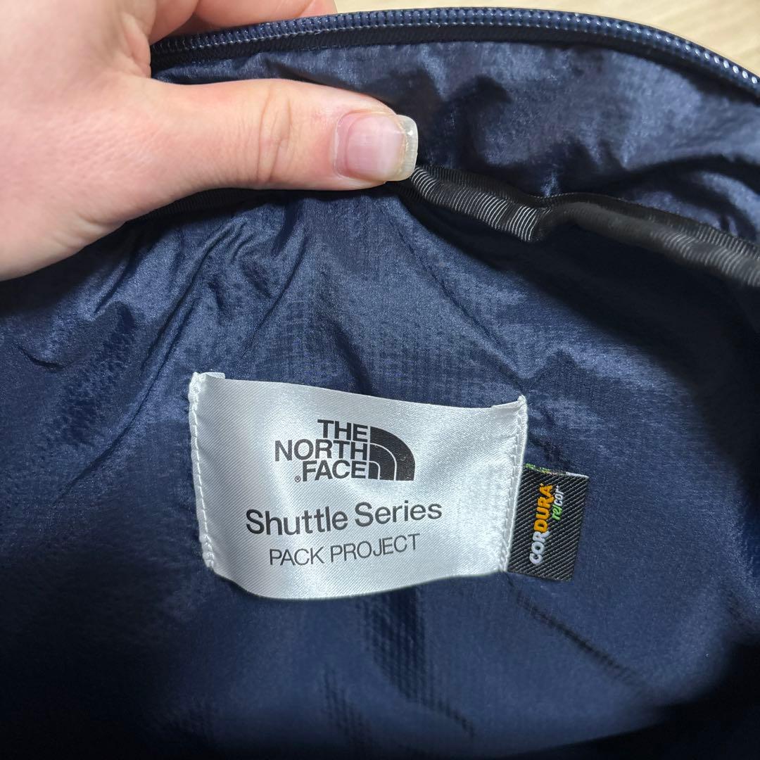 バッグ THE NORTH FACE Shuttle Daypack Slim15.5L