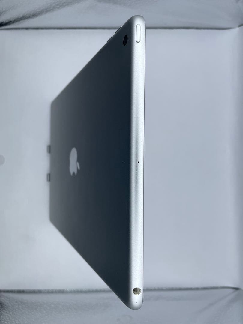 iPad 7世代 32GB 本体　バッテリー81%