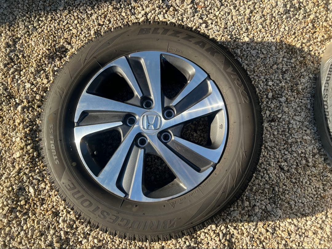 【やす】Hondaフリード純正 15インチ スタッドレス4本セット