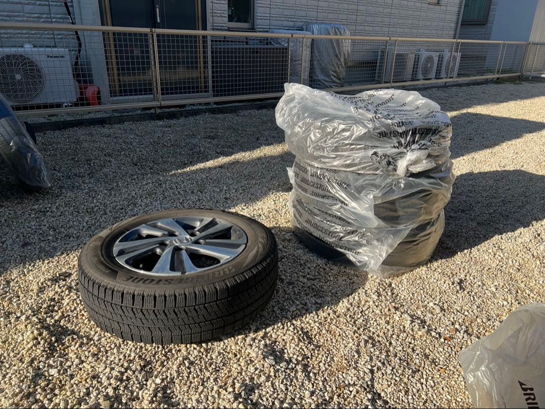 【やす】Hondaフリード純正 15インチ スタッドレス4本セット