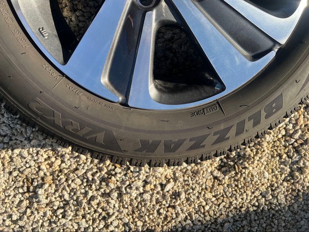 【やす】Hondaフリード純正 15インチ スタッドレス4本セット