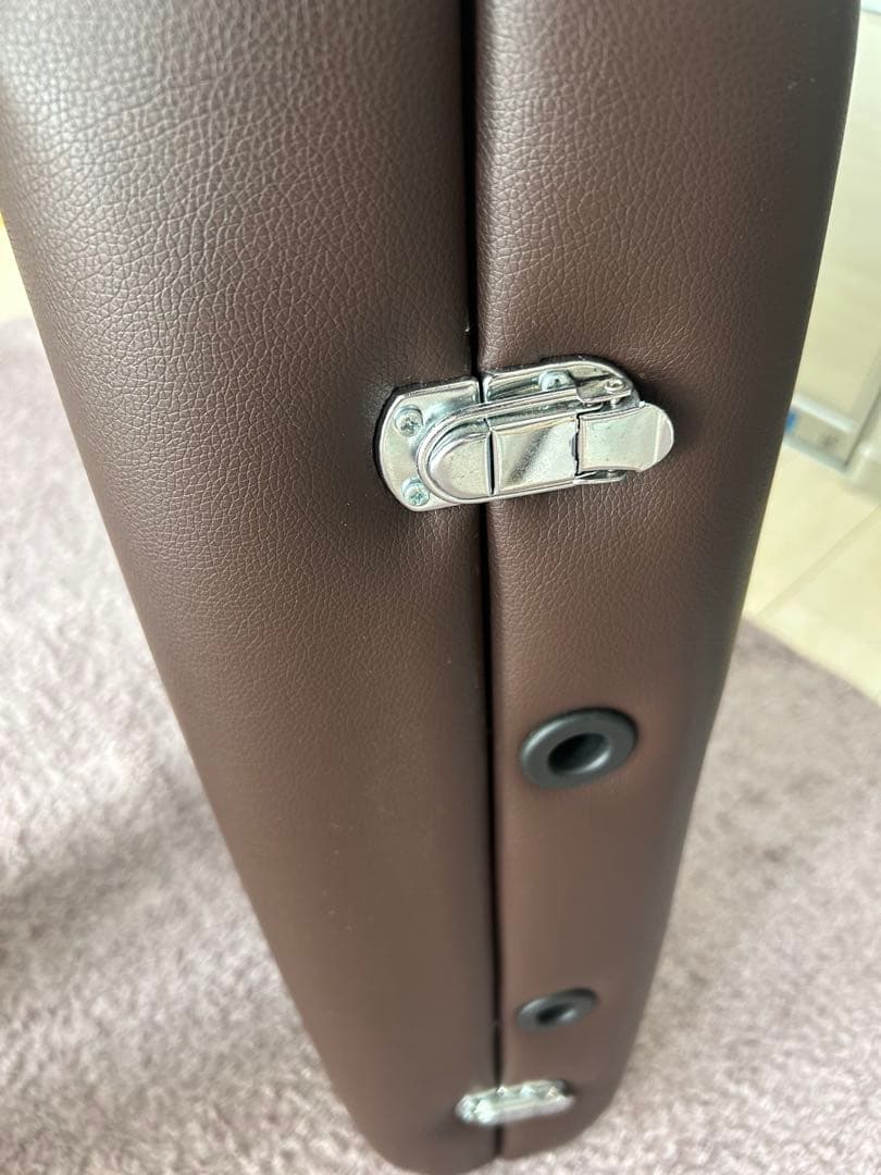 折りたたみ　マッサージベッド　world jb