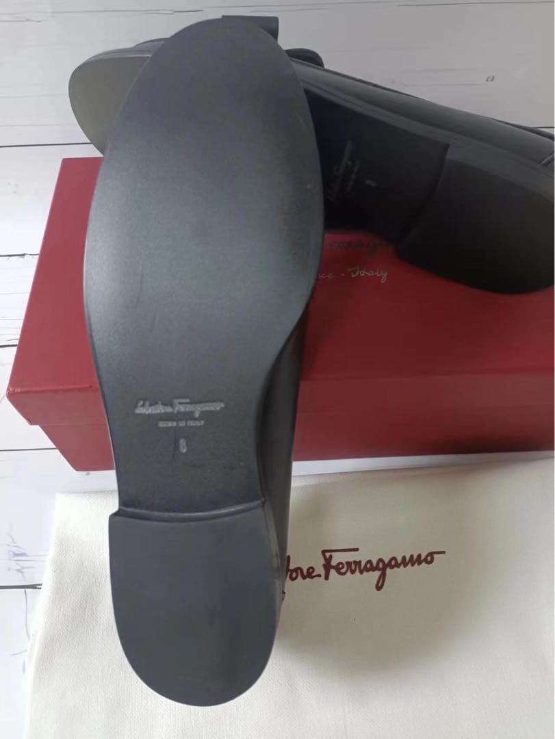 美品✨フェラガモ VIVA ヴァラ 黒 ローファー