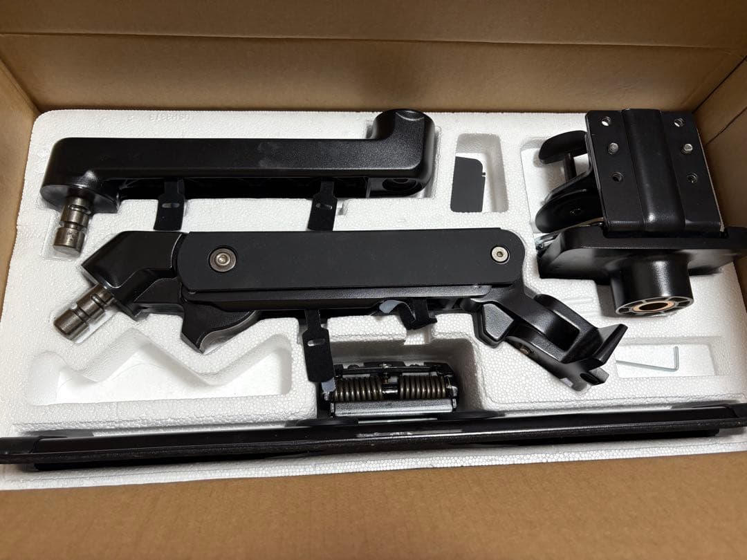 液タブ・ペンタブ Wacom Cintiq Pro 24 DTK-2420K + Flex Arm